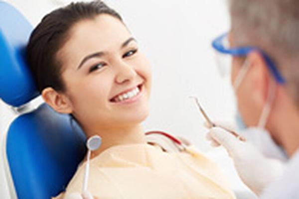 50 відтінків білого: як відбілити зуби?